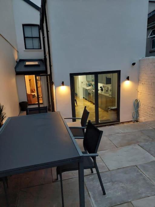 Large Newly Refurbished House Close To Harbour Bristol Ngoại thất bức ảnh
